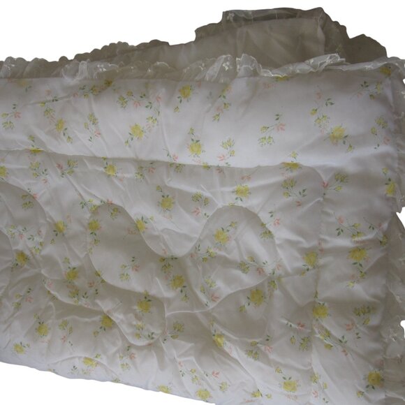 Vintage 60s Sumerex Baby Satin Comforter Quilt Yellow Floral Lace Trim USA MADE - Picture 2 of 4